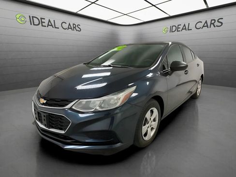 Used 2016 Chevrolet Cruze LS FWD image 1