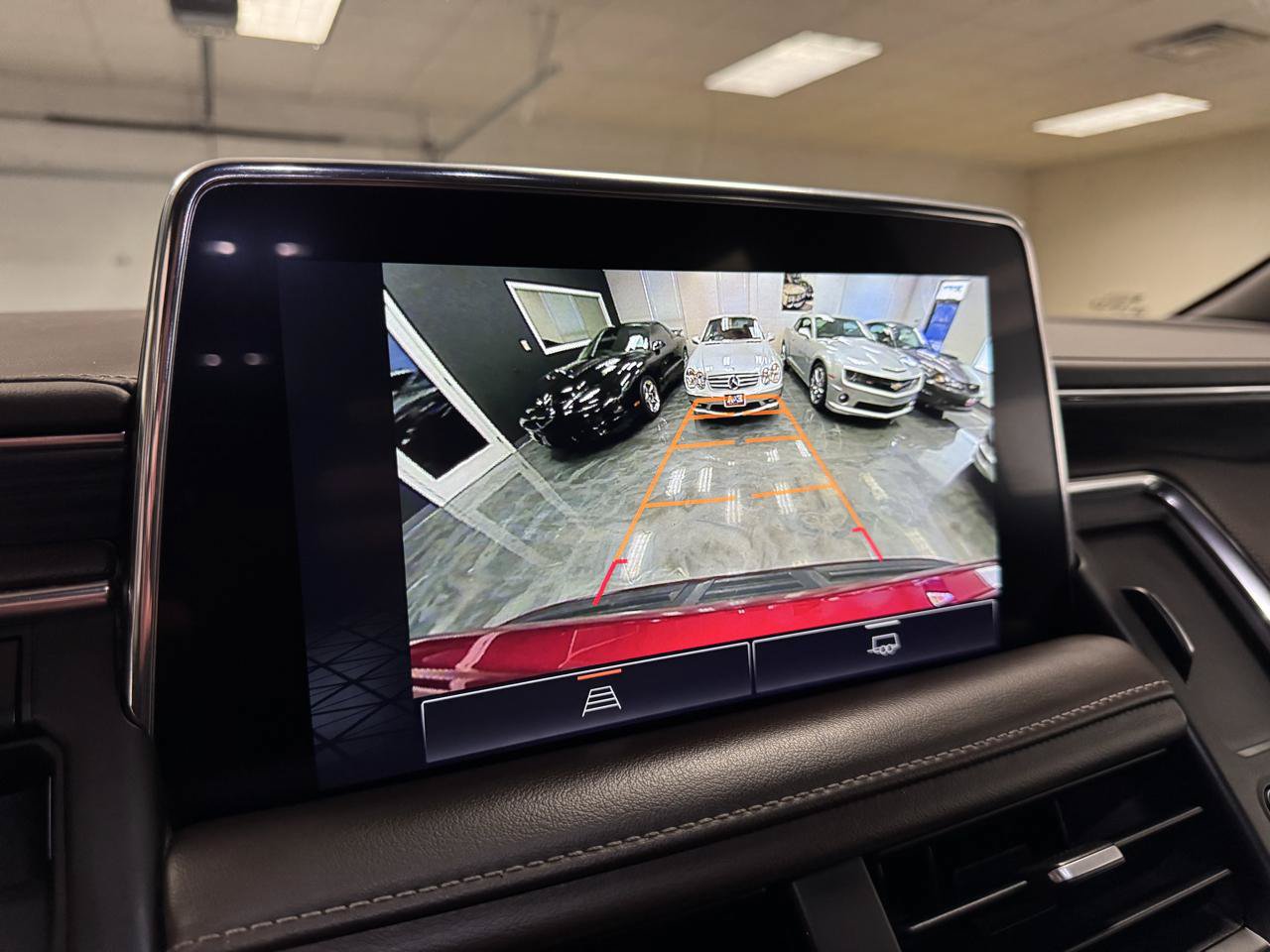 Used 2022 GMC Yukon XL SLT AWD/4WD image 43