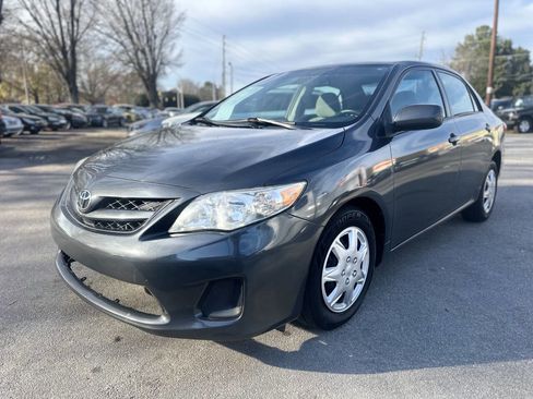 Used 2011 Toyota Corolla LE image 1