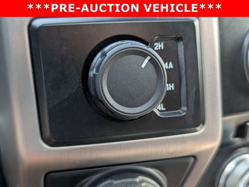 Used 2016 Ford F150 Platinum w/ Trailer Tow Package image 33