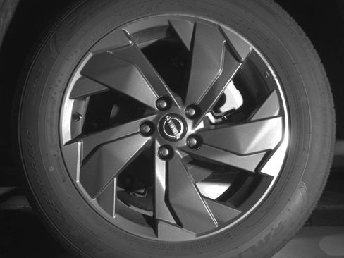 Used 2025 Nissan Rogue SV FWD image 14