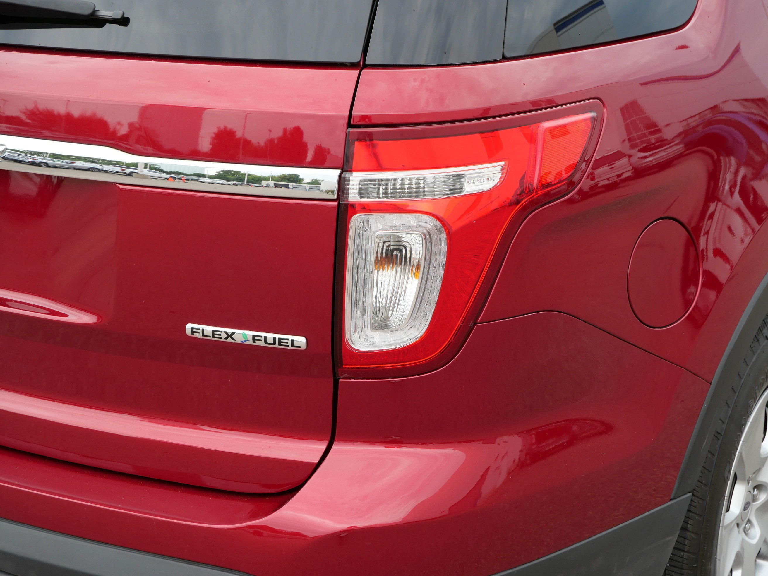 Used 2013 Ford Explorer FWD w/ Class III Trailer Tow Pkg image 17