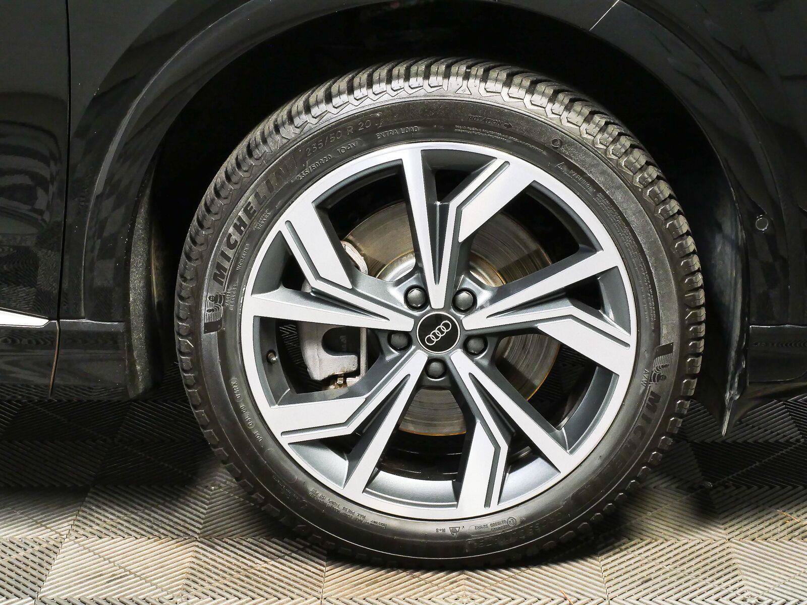 Used 2023 Audi Q4 e-tron Premium Plus w/ Premium Plus AWD/4WD image 40