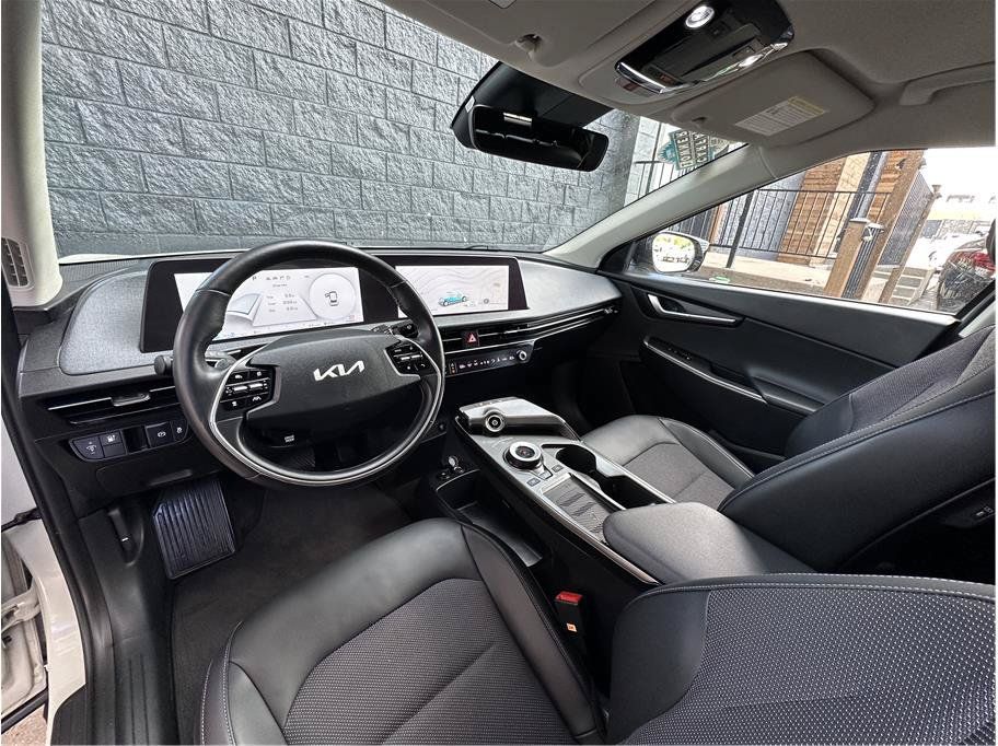 Used 2024 Kia EV6 Light AWD/4WD image 14