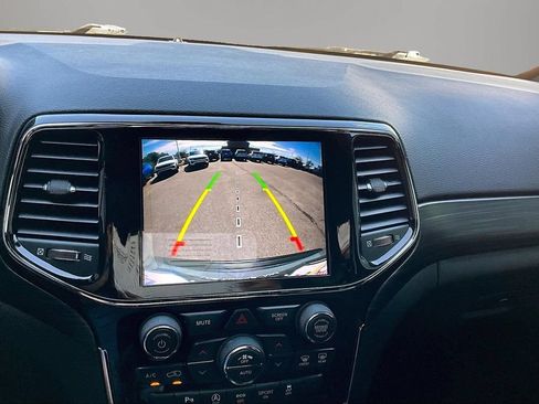 Used 2021 Jeep Grand Cherokee Laredo X RWD image 14