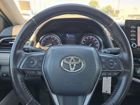 Used 2021 Toyota Camry SE FWD image 18