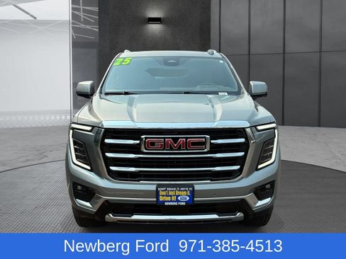 Used 2025 GMC Yukon XL Elevation w/ Elevation Premium Package AWD/4WD image 2