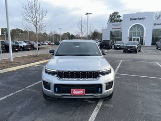 New 2024 Jeep Grand Cherokee Overland w/ Advanced Protech Group III AWD/4WD video 2