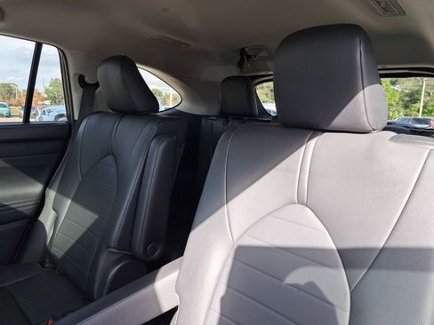 Certified 2020 Toyota Highlander XLE image 9