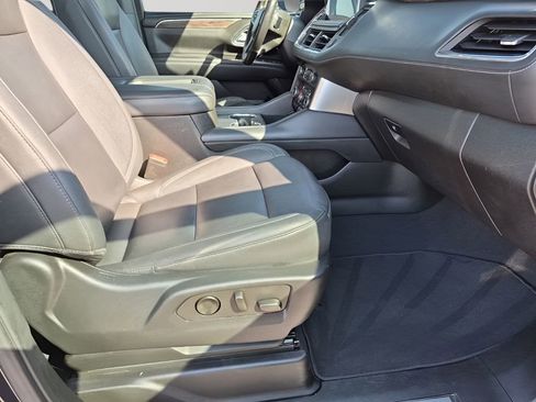 Used 2022 Chevrolet Tahoe Z71 w/ Luxury Package image 16