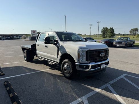 Used 2023 Ford F350 XL w/ FX4 Off-Road Package image 3