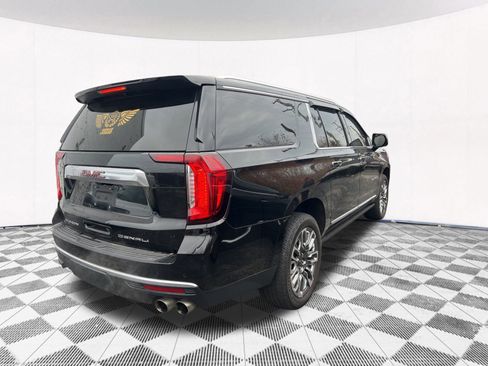 Used 2021 GMC Yukon XL Denali w/ Denali Premium Package image 7
