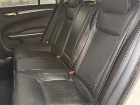 Used 2019 Chrysler 300 Limited RWD image 18