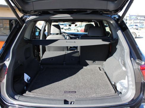 Used 2021 Volkswagen Tiguan SEL Premium R-Line image 13