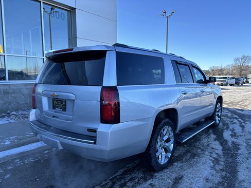 Used 2019 Chevrolet Suburban Premier image 18