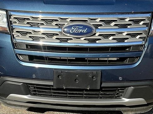 Used 2018 Ford Explorer XLT w/ XLT Technology Feature Bundle image 30