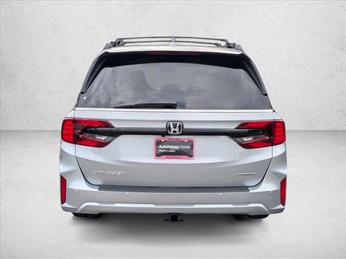 New 2026 Honda Odyssey Touring image 7
