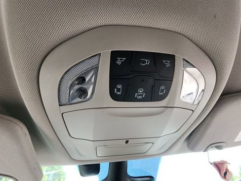 Used 2019 Chrysler Pacifica Touring Plus w/ Advanced Safetytec Group FWD image 36