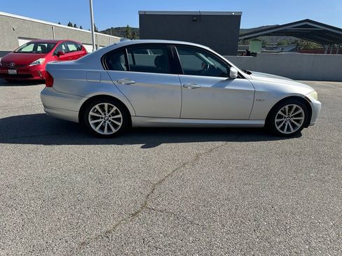 Used 2011 BMW 328i Sedan RWD image 4