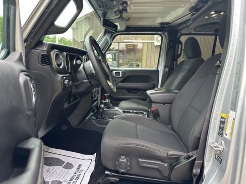 Used 2023 Jeep Gladiator Overland image 11