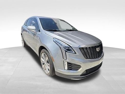 Used 2024 Cadillac XT5 Premium Luxury w/ Technology Package FWD image 2