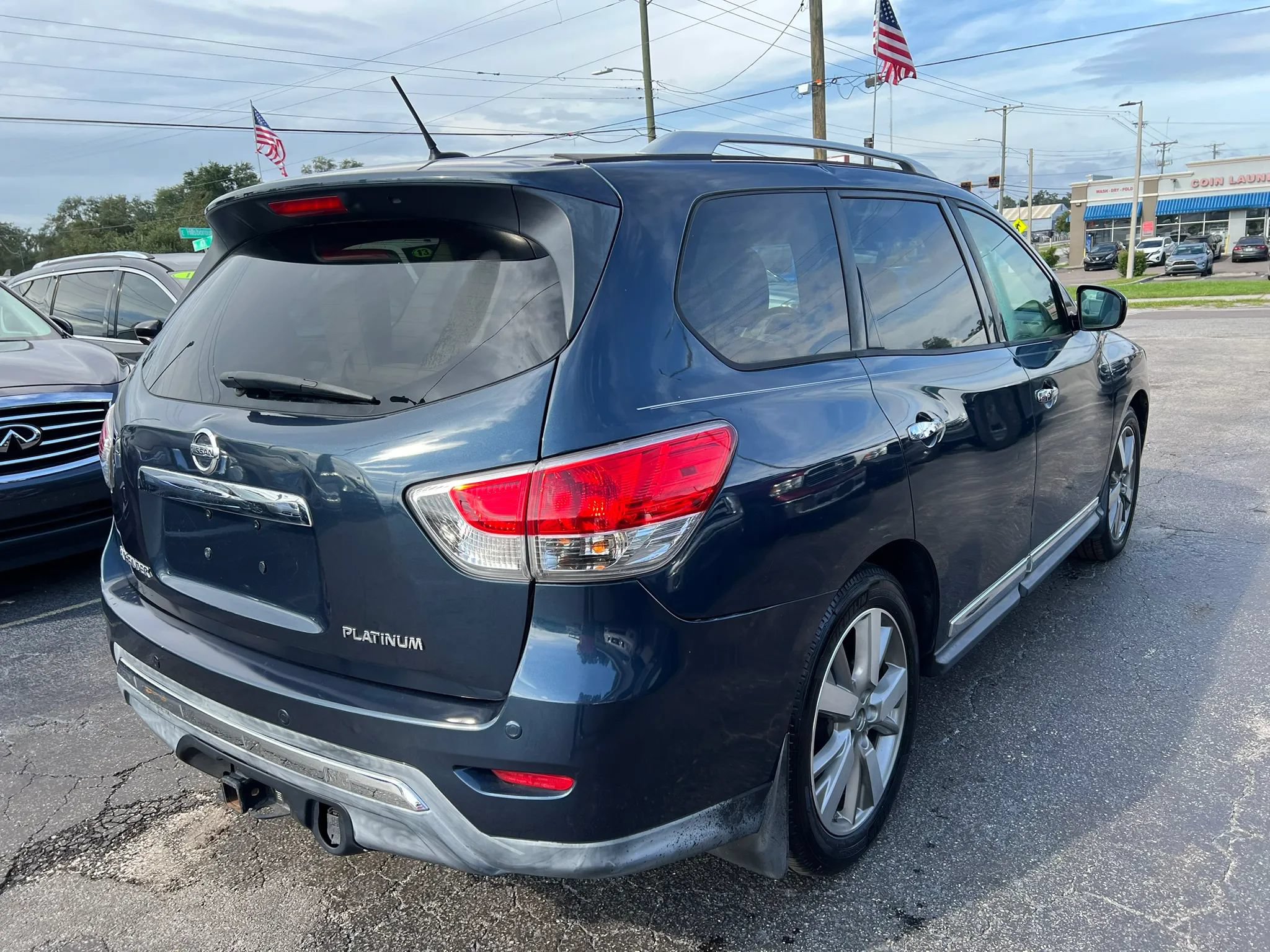 Used 2015 Nissan Pathfinder Platinum w/ Cargo Package FWD image 5