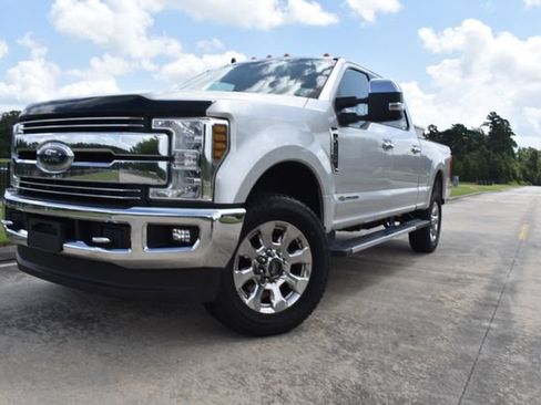 Used 2019 Ford F250 Lariat w/ Chrome Package AWD/4WD image 5