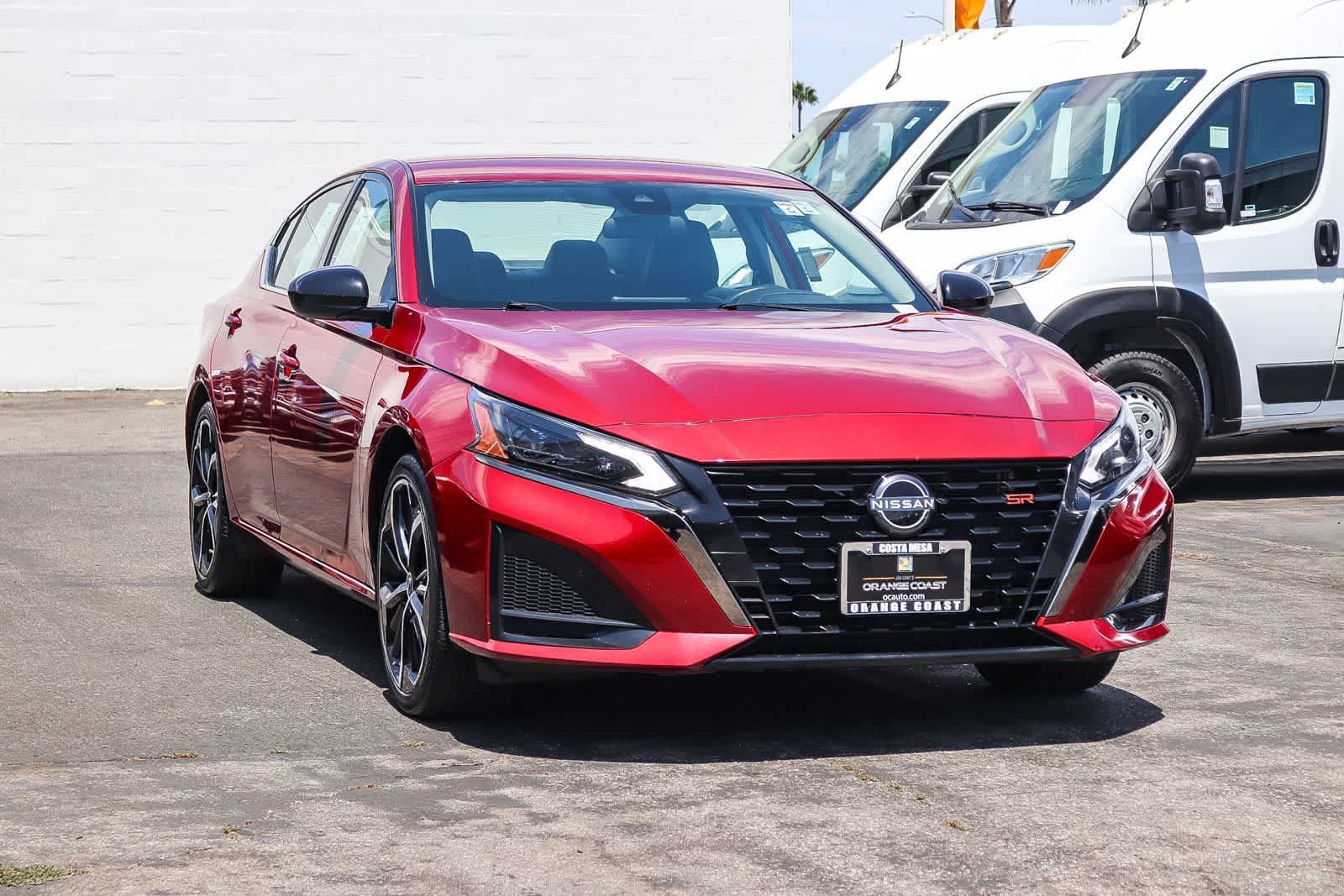 Used 2024 Nissan Altima 2.5 SR FWD image 3