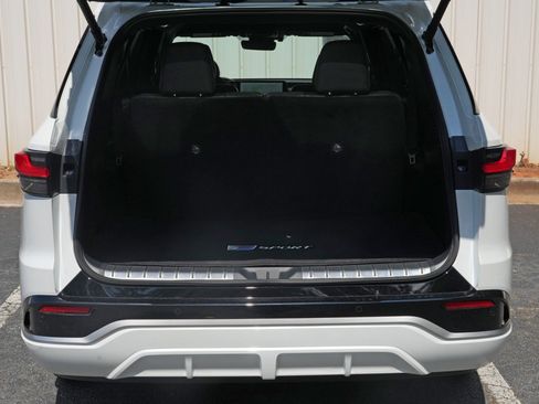 Used 2025 Lexus TX 500h AWD w/ Technology Package image 10