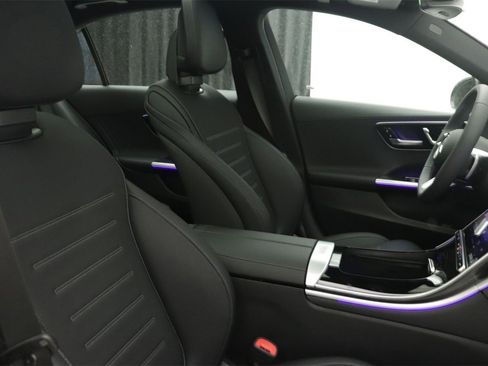 New 2025 Mercedes-Benz C 300 Sedan image 9