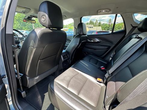 Used 2024 GMC Terrain SLT AWD/4WD image 32