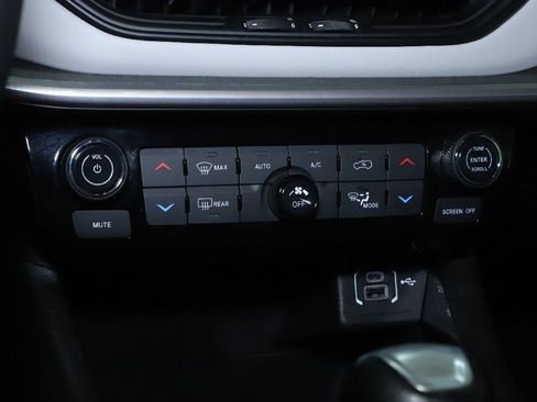 Used 2025 Jeep Compass Limited AWD/4WD image 26