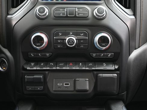 Used 2022 GMC Sierra 2500 AT4 w/ AT4 Premium Plus Package AWD/4WD image 36