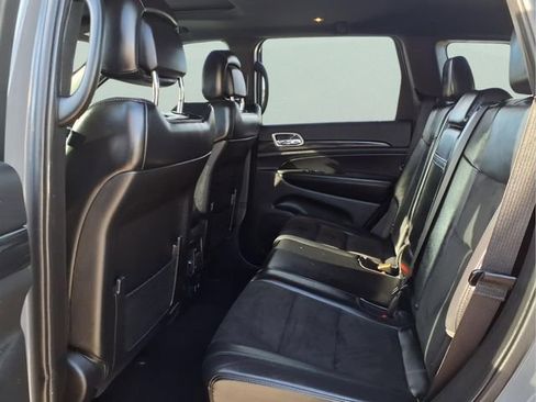 Used 2019 Jeep Grand Cherokee Altitude image 21