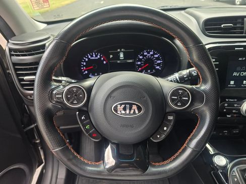 Used 2018 Kia Soul ! FWD image 26