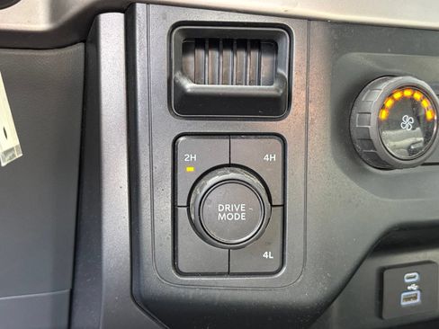 Used 2022 Ford F150 XLT AWD/4WD image 11