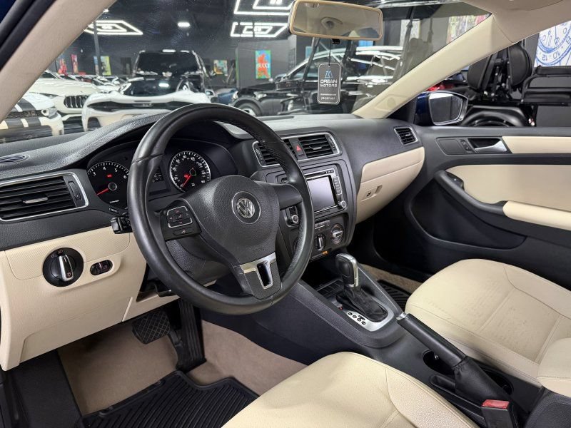 Used 2012 Volkswagen Jetta SE FWD image 9