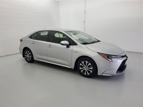 Used 2021 Toyota Corolla LE image 4