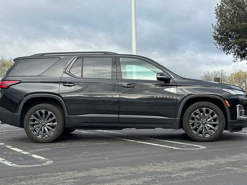 Certified 2023 Chevrolet Traverse RS image 3