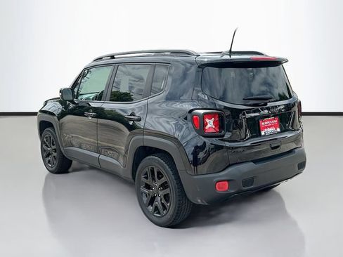 Used 2018 Jeep Renegade Altitude AWD/4WD image 8