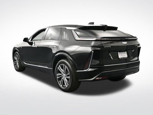 Used 2025 Cadillac Lyriq Luxury AWD/4WD image 3