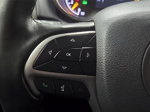 Used 2021 Jeep Grand Cherokee Limited image 8