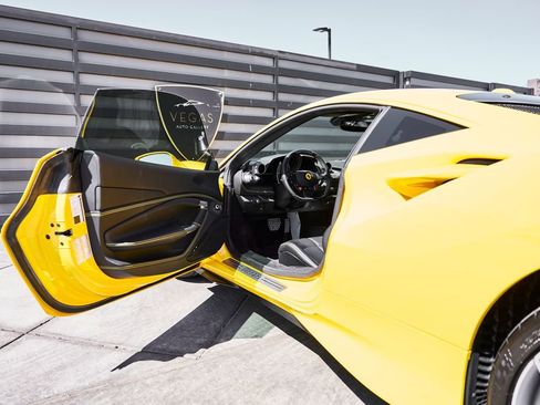 Used 2021 Ferrari F8 Tributo image 36