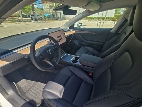 Used 2023 Tesla Model 3 Standard Range image 13