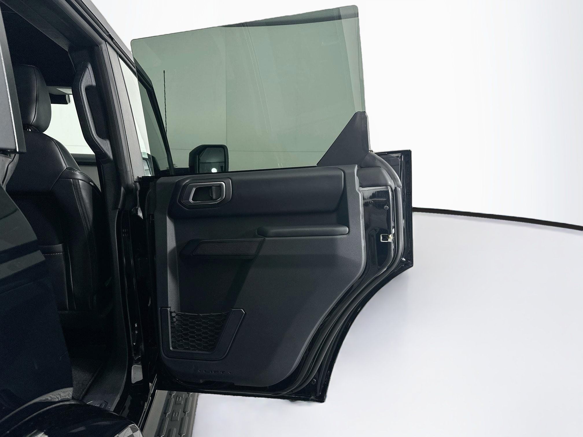 Used 2025 Ford Bronco Outer Banks AWD/4WD image 31