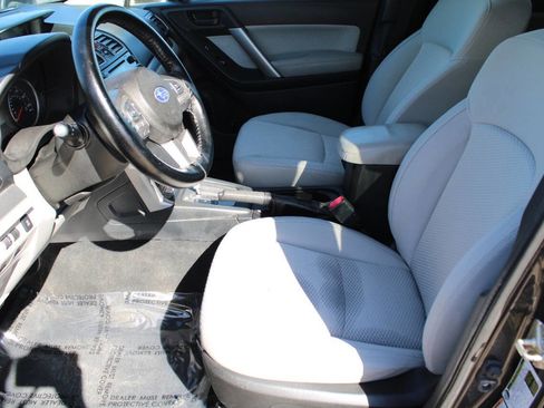 Used 2017 Subaru Forester 2.5i Premium w/ All-Weather Package image 12