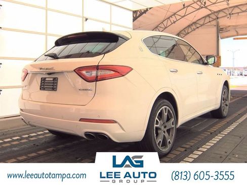 Used 2019 Maserati Levante image 2