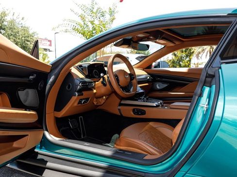 Used 2025 Aston Martin Vanquish RWD image 20