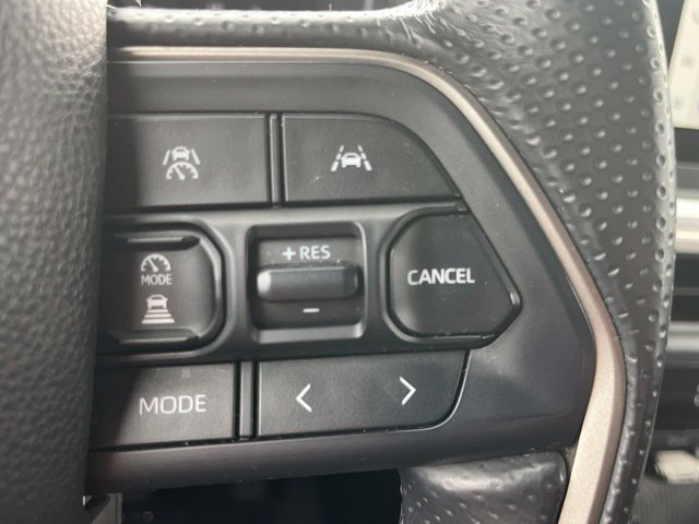 Used 2025 Toyota 4Runner SR5 AWD/4WD image 12