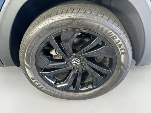 Used 2022 Volkswagen Atlas SE w/ Black Wheel Package AWD/4WD image 30